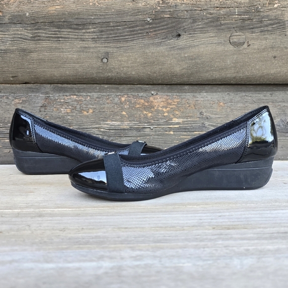Anne Klein Sport Bisa Shimmer Black Capped Toe, Comfort Wedge Pump. WMS 7.5M - Picture 5 of 15